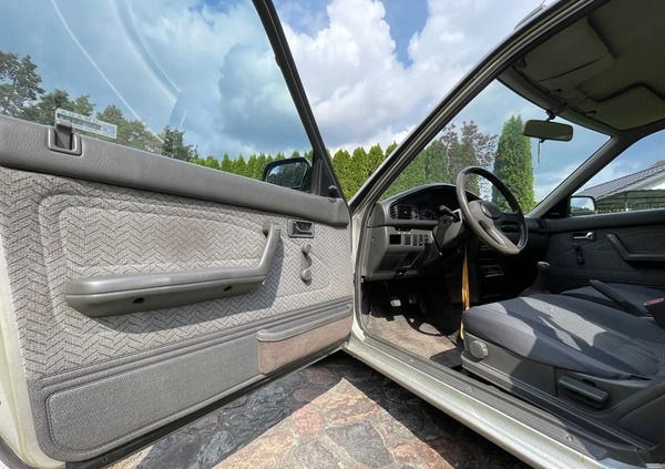 Mazda 626 cena 8900 przebieg: 273272, rok produkcji 1989 z Włocławek małe 704